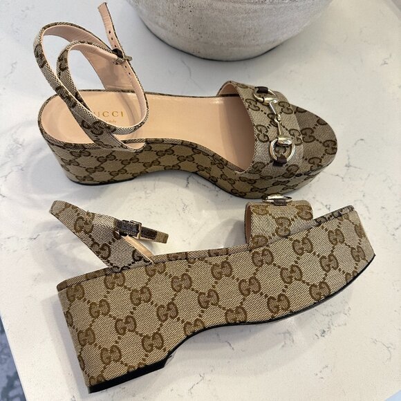 GUCCI Lady Horsebit GG Logo Canvas Platform Sandal in Beige-Ebony/ New Acer - Picture 1 of 10